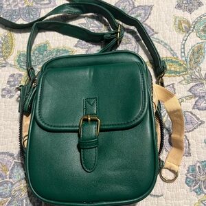 Elegant Green Leather Crossbody Bag